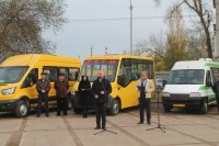 Вручение ключей от микроавтобусов *** Саратовская область, город Маркс - ноябрь 2016 год (marksadm.ru)
