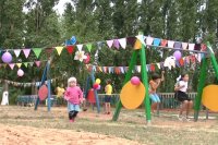 Жители села Караман построили детскую игровую площадку *** Саратовская область, город Маркс - сентябрь 2017 год (marksadm.ru)