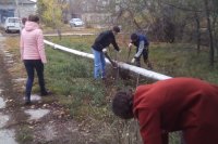Школьники-волонтёры приводят село в порядок *** Саратовская область, город Маркс - ноябрь 2018 год (marksadm.ru)