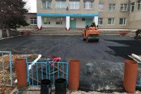 Проведены работы по асфальтированию площадки перед образовательным учреждением посёлка Колос *** Саратовская область, город Маркс - ноябрь 2019 год (marksadm.ru)