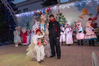 На Городской площади города Маркса состоялась церемония открытия главной елки *** Саратовская область, город Маркс - декабрь 2019 год (marksadm.ru)