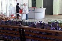 Школьники, относящиеся к льготной категории, получили продуктовые наборы *** Саратовская область, город Маркс - апрель 2020 год (marksadm.ru)