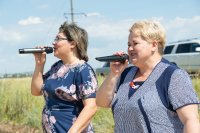 В районе продолжаются выездные концерты для механизаторов *** Саратовская область, город Маркс - июль 2020 год (marksadm.ru)