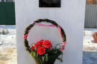 В Марксовском районе в память о Неизвестном солдате подсветили памятники *** Саратовская область, город Маркс - декабрь 2020 год (marksadm.ru)