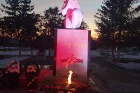 В Марксовском районе в память о Неизвестном солдате подсветили памятники *** Саратовская область, город Маркс - декабрь 2020 год (marksadm.ru)