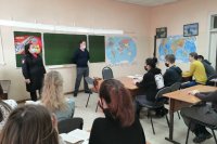 Встреча полицейских со студентами колледжа искусств *** Саратовская область, город Маркс - март 2021 год (marksadm.ru)