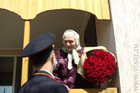 У дома "Бранденбургской Мадонны" прошел военный парад *** Саратовская область, город Маркс - апрель 2021 год (marksadm.ru)