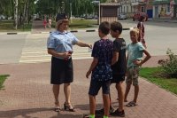 Профилактические беседы на пешеходных перекрестках города с юными пешеходами и их родителями *** Саратовская область, город Маркс - август 2021 год (marksadm.ru)