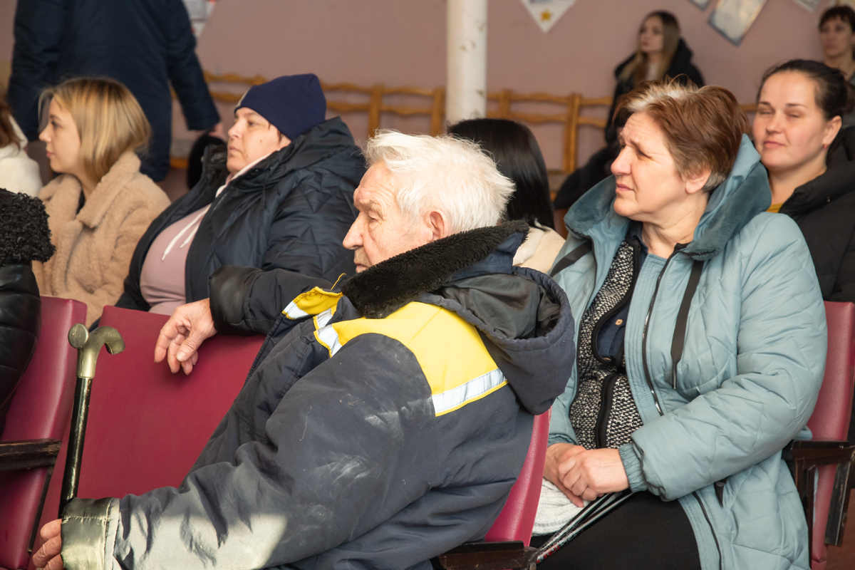 Встреча главы Марксовского района Дмитрия Романова с жителями с. Бородаевка  » Cайт администрации Марксовского муниципального района